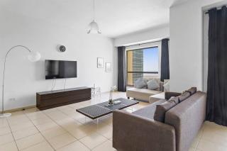 StoneTree - Beautiful 1BR Apartment with Partial Sea View - Dubai - 3