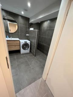 Hollywood 9 People - KHbnb center - Estrasburgo - 7