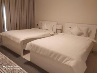 Balqis Residense Palm Jumeirah,Pool, Beach, Top floor, Full sea view, Restaurants - Dubai - 9