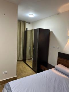 Studio 1 bed 1 bathroom +Kitchen - 2