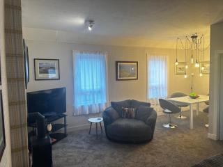 1 Bed Flat - Sleeps 2 - Parking - Wifi - 6