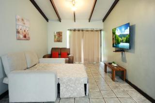 Private Fully Furnished Home at Wide Mouth Frog Hostel Quepos - 5