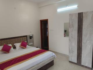 Happy Homes - Entire 2BHK Flat - 7