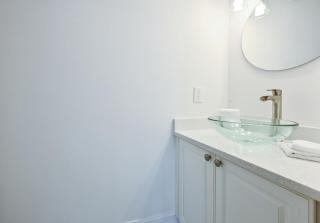 Spacious+Cozy Home, near the beach, heated pool. - 3