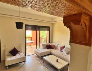 Bright condo w/ pool - 1