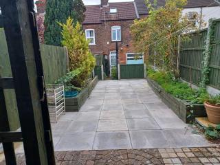 Ferndale House-Huku Kwetu Luton -Spacious 4 Bedroom House - Suitable & Affordable Group Accommodation - Business Travellers - Luton - 2