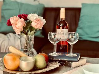 ArT Apartment Near Paradise Mall & Metro Station - Sofia - 2
