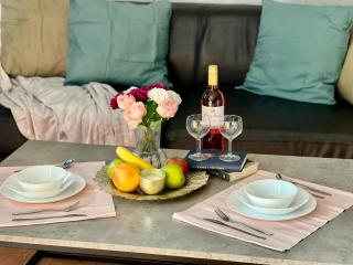 ArT Apartment Near Paradise Mall & Metro Station - Sofia - 6