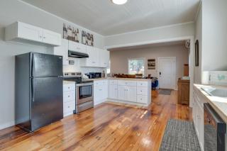 Lafayette Townhome Cozy Retreat with Private Patio - - 9