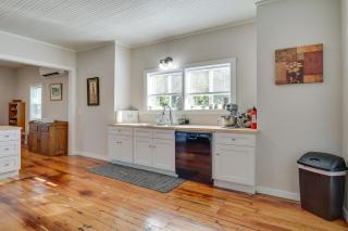 Lafayette Townhome Cozy Retreat with Private Patio - - 3