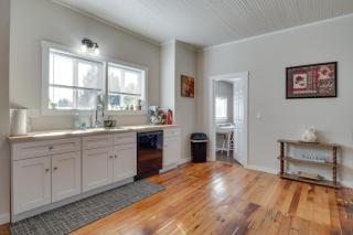 Lafayette Townhome Cozy Retreat with Private Patio - - 2