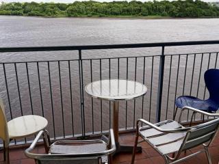 penthouse on the river foyle. foyleview apartments - Derry - 0
