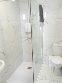 penthouse on the river foyle. foyleview apartments - Derry - 5