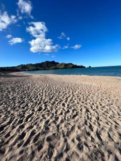Private by the beach - Whitianga - 1