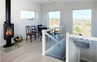Beautiful Home In Bremnes With Wifi - 7