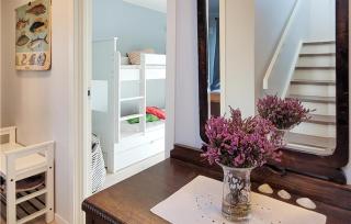 Beautiful Home In Bremnes With Wifi - 2