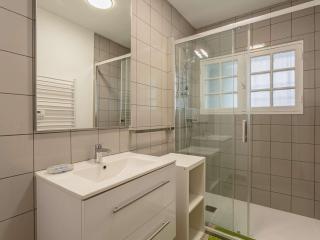 Appartement spacieux et rénové sur les hauteurs, idéal pour vacances en famille ou amis - FR-1-2-437 - Hendaye - 2
