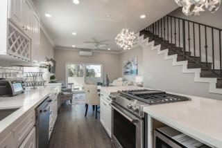 4046 Modern condo in Hillcrest Mission Hills - 1