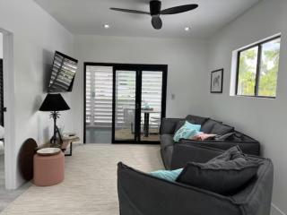 Indigo Apartment with Pool 200m to Beach - Palm Cove - 7