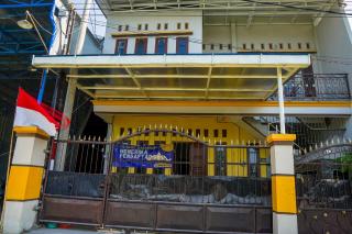 OYO 93161 Nurul Hikmah Homestay Syariah & Sport Center - Sedati - 9