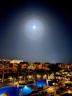 Mountain View Sokhna 2, "HEATED POOL" & Sea View, 3bedrooms, Penthouse with Roof- Families ONLY - 1