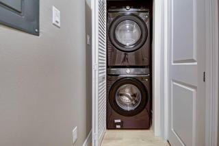 HTX City Getaway w/ Fast Wi-Fi - 1