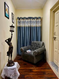 Khwaab Gah by The Khayabaan-HomeStay Apartments fully furnished with functional kitchen, WiFi & Parking in City Centre - Srinagar - 2