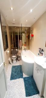 private room with free parking close to lake side - West Thurrock - 3