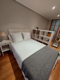 Estudio céntrico con garaje y vistas al mar. - Vigo - 2