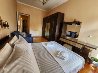 Riverside Baratashvili Apartment - Tbilisi - 7