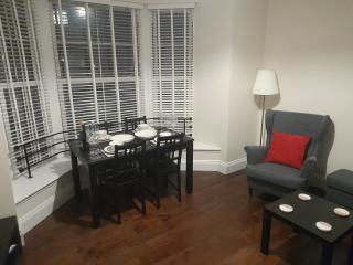 Kirkcudbright Holiday Apartments - Apartment D - 2