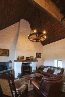 Maggie Deenys Cottage - 2