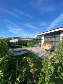 LUXUS Cube Ferienhaus Chalet am See mit Schwimmbad in Lathum NL - Lathum - 8