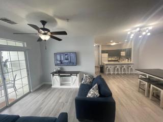 3BR Disney Condo Resort Pool Sleeps 10 - 7