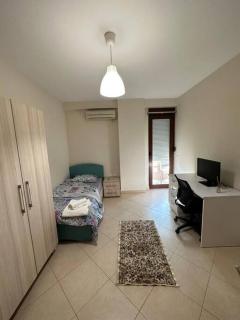 Glow Apartment Near Center - Tirana - 9