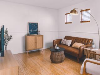 Chic Mid-Century Boho Oasis - 15 min to Old Town - Albuquerque - 4