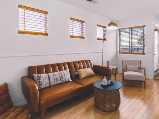 Chic Mid-Century Boho Oasis - 15 min to Old Town - Albuquerque - 5
