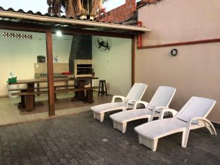 Bela casa, com internet, piscina e churrasqueira para descansar e desfrutar, dias de paz - 7