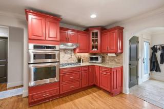 Single Story Fully Fenced Pet Friendly Bungalow in the Arts District - Charlotte - 8