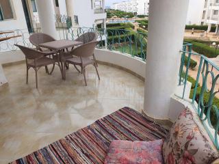 Relaxed families sea view master bedroom - Raʼs Matarma - 8