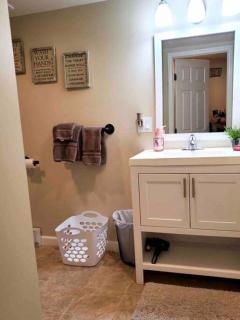 Robin's Nest Charming Whole House Rental - Saranac Lake - 8