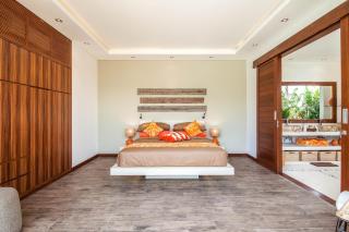 Dreamy 5BR Haven, 200m to Berawa's Blissful Beach - 7