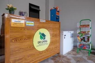 DR Living Syariah Solo Mitra RedDoorz - Kadiporo - 9