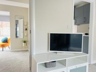 Ground Floor 1-Bed Flat in Newmarket - WiFi Sleeps 3 Guests - 3