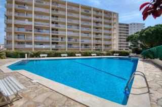 Apartamento con piscina junto a la playa - 0