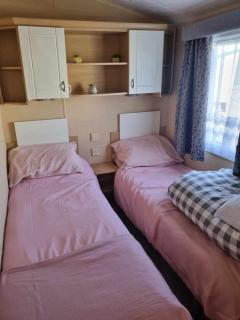 Beautiful Caravan With Full Lake View At Southview Holiday Park Ref 33057Cl - 5