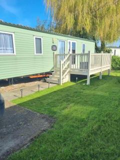 Beautiful Caravan With Full Lake View At Southview Holiday Park Ref 33057Cl - 4