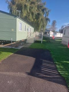 Beautiful Caravan With Full Lake View At Southview Holiday Park Ref 33057Cl - 2
