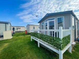 Modern Caravan With Decking Near Scratby Beach Ref 50007E - Great Yarmouth - 9
