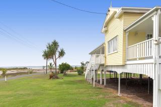 Coastal Queenslander with Fraser Island Views - Boonooroo - 6